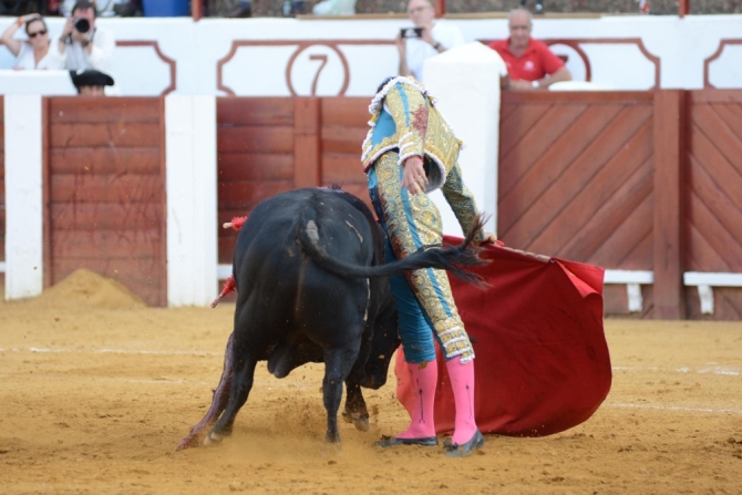 Perera y Galván, a hombros en Manzanares en el homenaje a Sánchez Mejías 